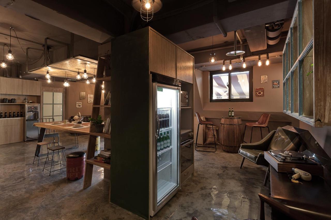 Ximen Wow Hostel Тайбэй Экстерьер фото